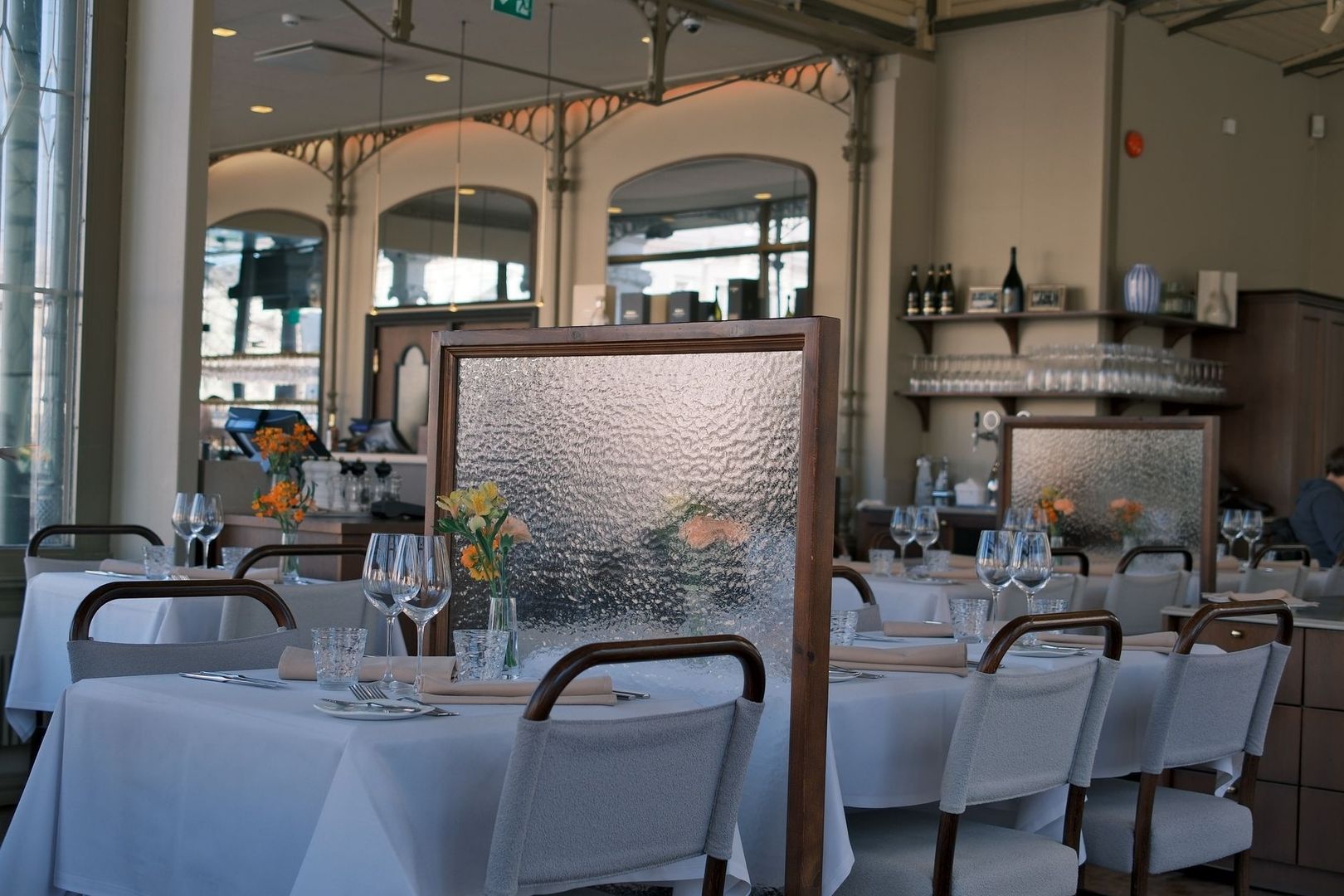 Selected 01 Modern Restaurant Dining Room Optimized